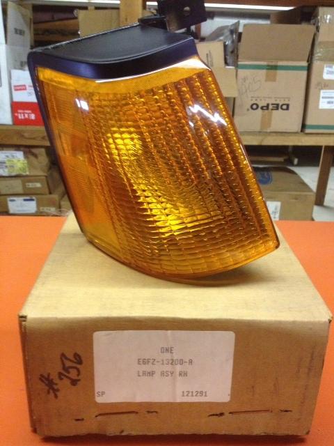 E6fz-13200-a ford park side marker corner lamp rh right side 1985-1990 escort e6