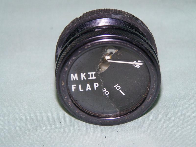 Learjet -- flap indicator