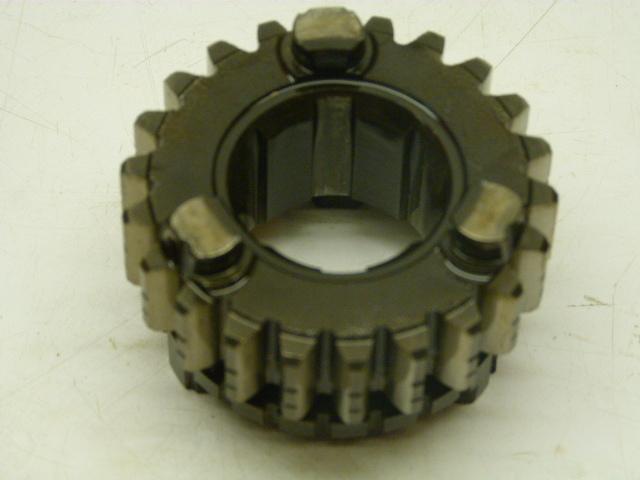 81 yamaha xs650 xs650h tranmission part 5th gear wheel pt# 2561725104  