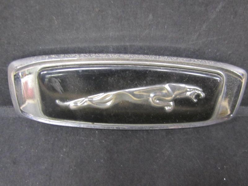 Jaguar xj cat leaping to the right emblem ornament oe                      "xcx"