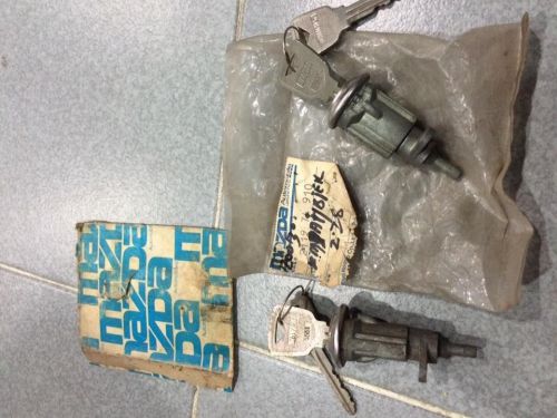 Mazda-1000-1200-1300-r100-luce door locks  1 pair-genuine-parts-nos-jp