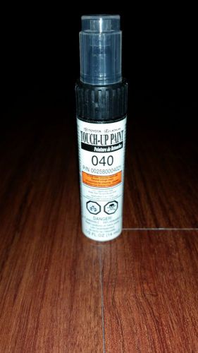 Genuine toyota touch up paint 1/2 oz pen &amp; brush 040 super white