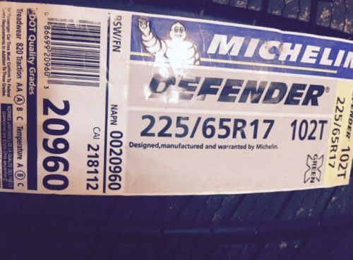 Set of 4  new michelin defender tires 225/65-r17 / 102t