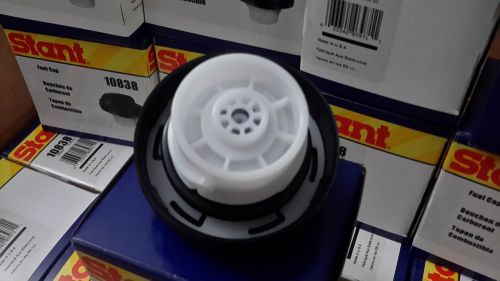 Lot 04 stant 10838 fuel gas cap fits:dodge chrysler mercedes made in usa not mex