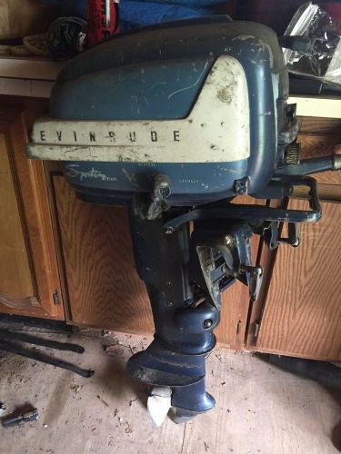 Evinrude 10hp boat motor w/ tank