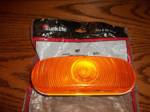 Truck-lite yellow super 60 oval stop/turn/tail lamp 60202y w/ matting pigtail