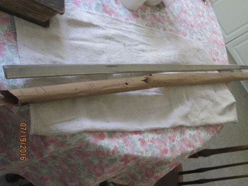 Nos 1955 pontiac 4-door sedan right rear quarter panel moulding-pt no. 4661817