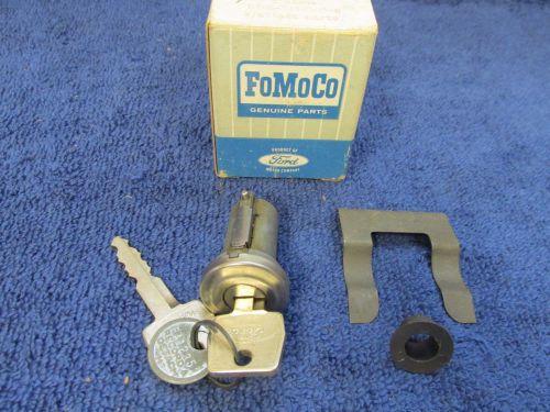 1967-70&#039;s ford station wagon tailgate lock cylinder with keys nos ford  716