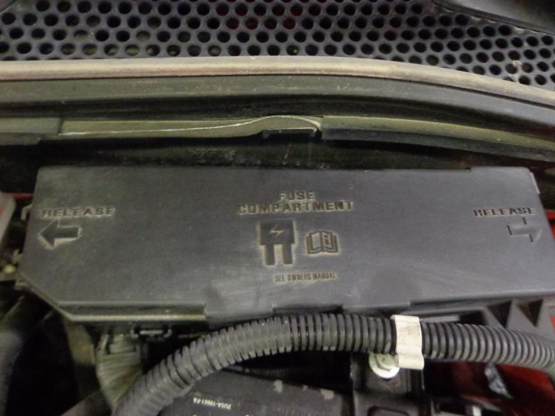 08 focus fuse box 852438