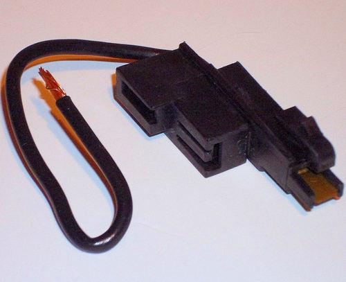 Gm bat fuse block piggyback connector