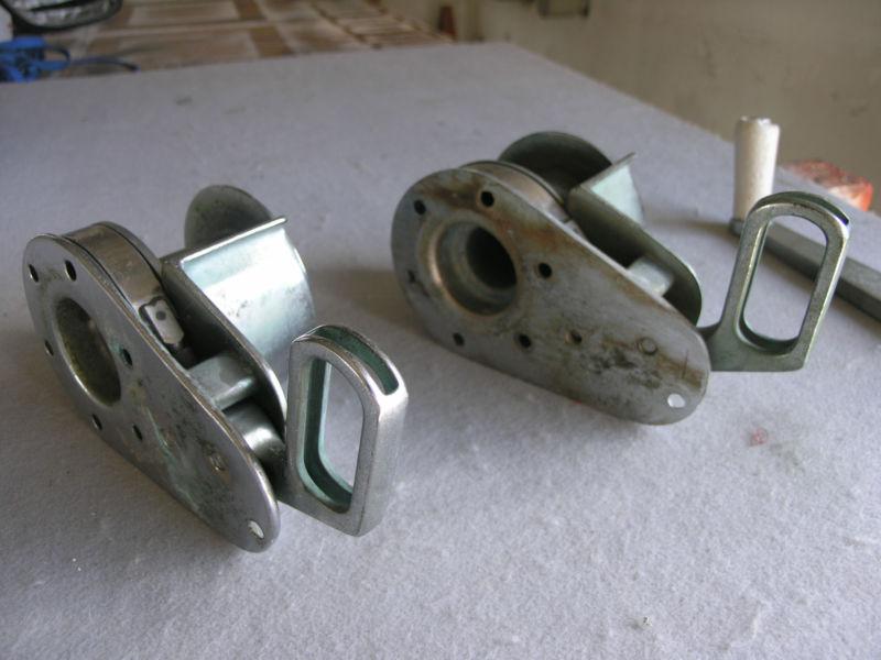 Find VINTAGE SEAPAS SAILBOAT MASTMOUNT WIRE WINCHES with WINCH HANDLE