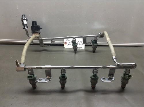 Ford 4.6l mustang engine fuel rail w/injectors (f55e-a2e) (ggg-4) #f24568