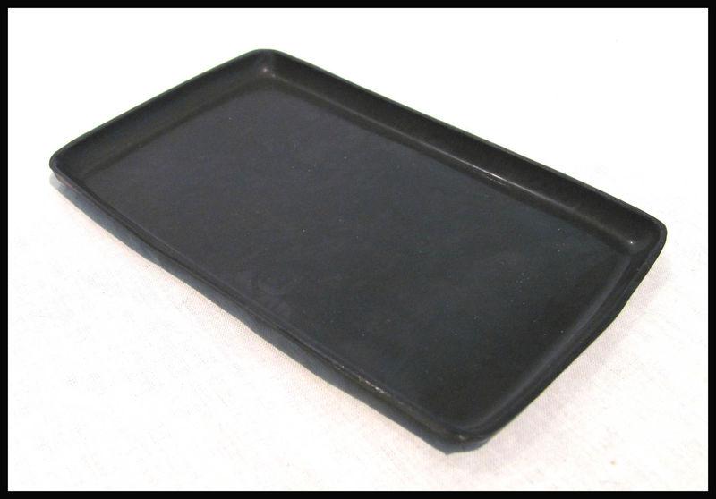 Find TRIUMPH BONNEVILLE ETC. 650 & 750 TWIN BATTERY TRAY RUBBER MAT PN