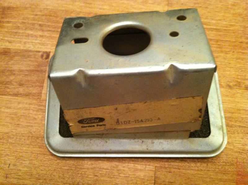 1970-1972 ford maverick nos retainer-side marker lamp d1dz-15a210-a 