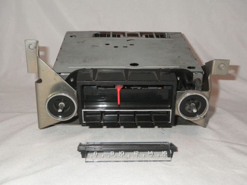 Vintage gm delco model 80bpb1 oem factory chevrolet buick car radio 16000420