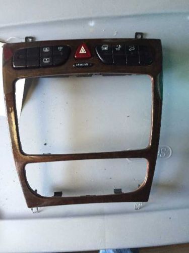 C240      2002 dash bezel 984428