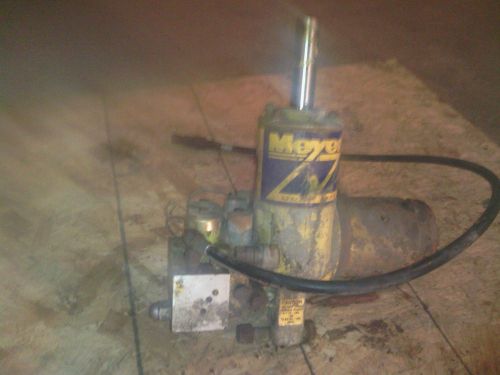 Meyer e60 snow plow pump with motor.