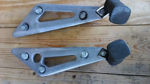 Yamaha xj550 (both right and left) rear passenger pegs and mounts