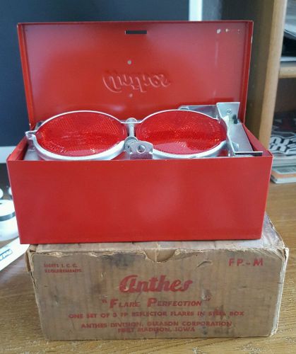 Anthes mkit  flare perfection- 3 pieces in metal box roadside reflector new