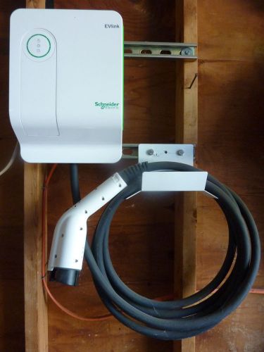 Schneider electric vehicle charging station ev230ws evlink 30-amp