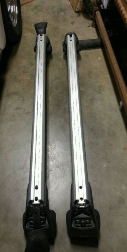 Bmw e60 5 series sedan/wagon 525i,530i,545i oem base support system roof rack