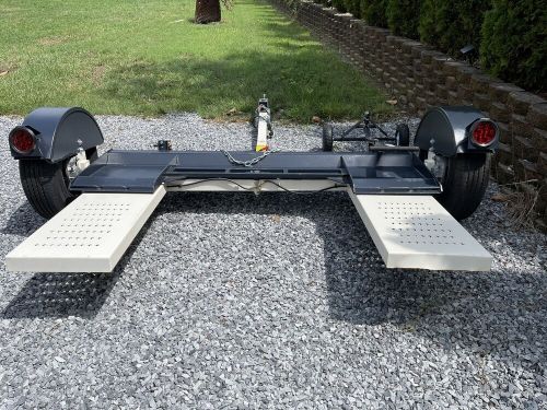 Stehl tow dolly with surge brakes