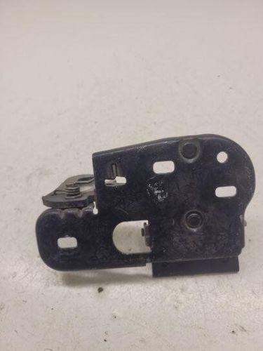 Vw passat variant b6 3c5 bonnet lock 3c0823480 2.00 diesel 23933781-