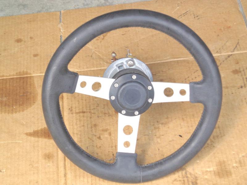13-1/2" us marine dino steering wheel w/ rack & pinion - from 1989 spectrum