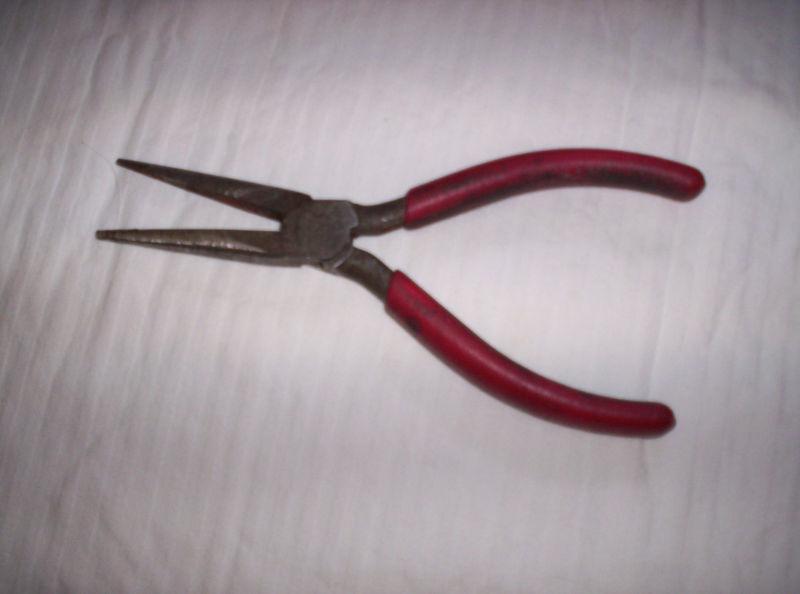 Snap-on #96bcp    needle nose  pliers -  vinyl grip - used 
