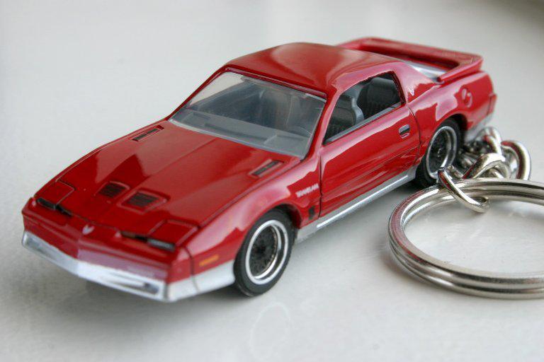 1959 el camino * white & red 59 chevy * diecast keychain