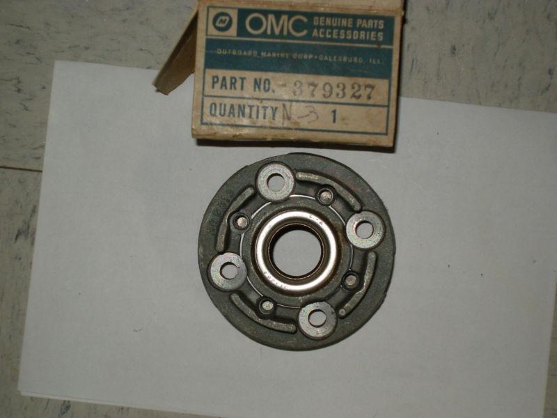 Vintage n/a  johnson/evinrude omc part# 379327 propeller shaft bearing head+seal