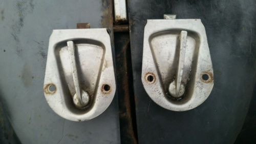 1954 chevy wagon tailgate latches