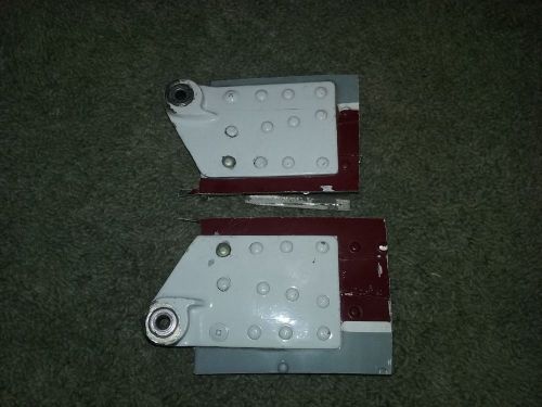 Beechcraft c23 musketeer fuselage hinge  169-440017-1 &amp;-2