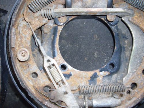 1979-1985 toyota 4wd hilux pikup 4runner rear lhrh backing plate drum brake pair