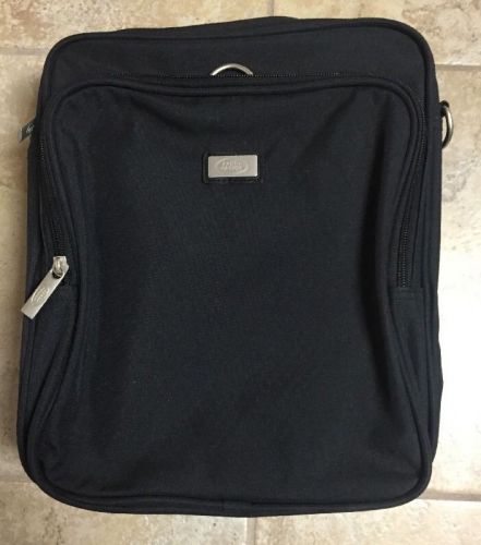 Land rover carry all  duffel bag logo off road recovery gear, weekender bag new