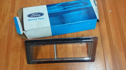 Nos ford e0vy 15a440b light lamp bezel front housing lincoln continental signal