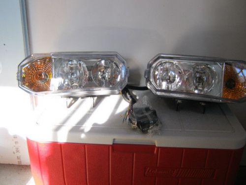 Relacement lights for meyer snow plow   both plow lights replaces part # 07550
