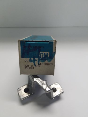 1982-87cadillac ht4100 rocker arm bracket