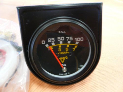Oil pressure gauge, 0-100 psi, 2-1/8&#034; face with fittings