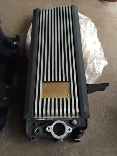 Accel superram &amp; intake - small block chevy - fuel injection w/ cable bracket