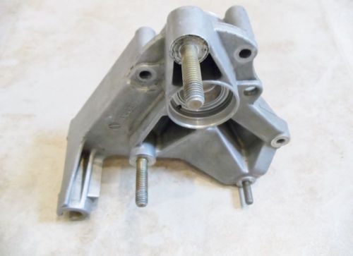 Porsche 924/944 balance shaft cover/carrier (rt side) (used) 944.101.042.02