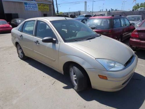 Driver tail light sedan red backing in housing 3 bulbs fits 02-04 focus 202690