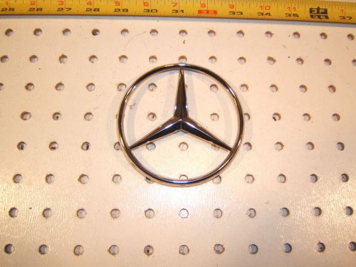Mercedes w124/w201 300/400/320/420 e,d,c rear plastic chrome 1 star,2017580058