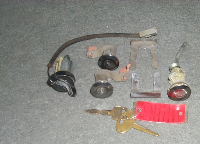 Locks/keys/clips 1985 1986 ford mustang/mercury capri-ignition/door/trunk-hatch