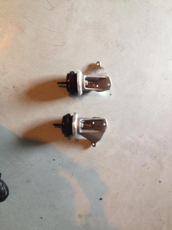 C6 engine mounts and brackets low miles,in great shape sold as a pair.