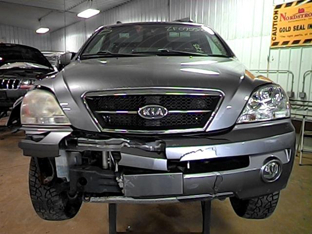 Purchase 2004 KIA SORENTO FUEL PUMP 2588027 in Garretson, South Dakota