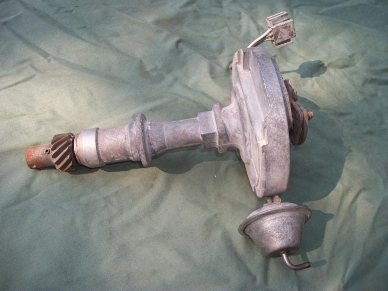 Used 74-80 pontiac distributor  for parts or restoring 1103276 6-h-12 read ad