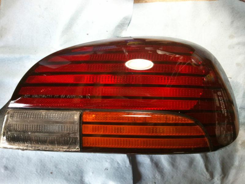 1996 pontiac grand am rh tailight w/bulb harness