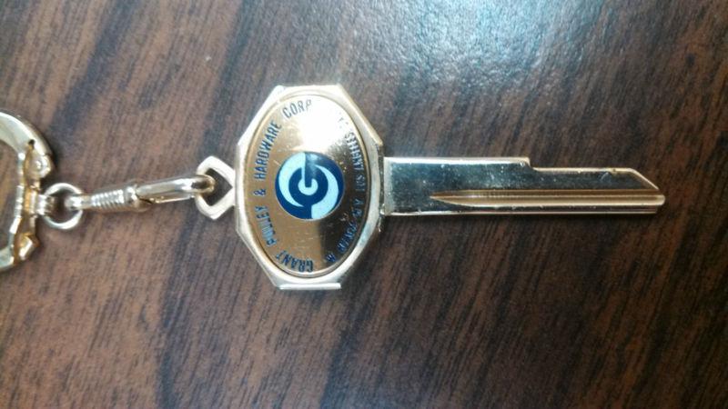 General motors key blank/chain (fits cadillac)
