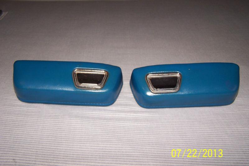 Mopar a body rear arm rest pads 
